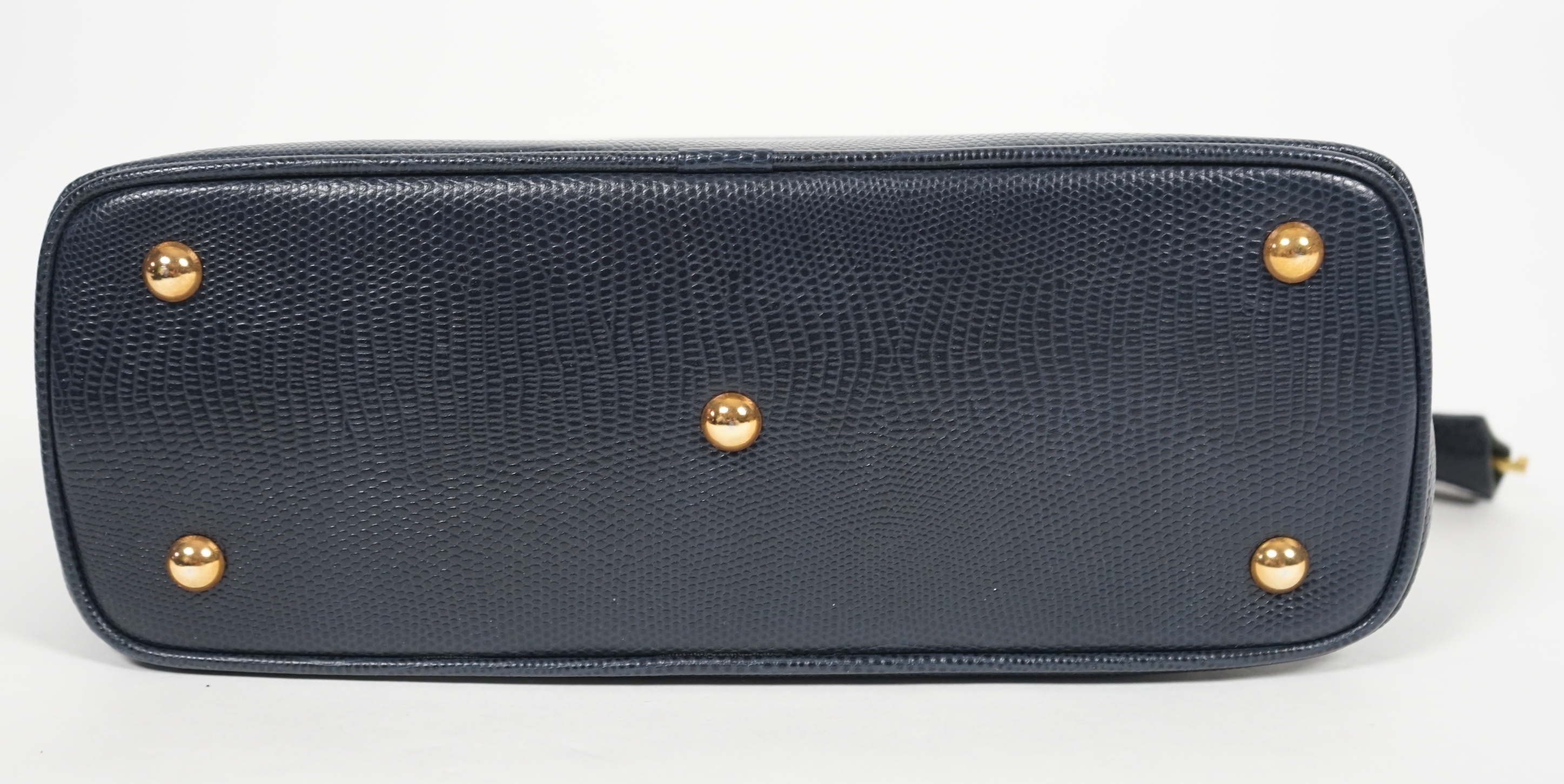 A Daks London blue faux lizard effect leather handbag with detachable shoulder strap, width 30cm, height 21cm, height to handles 30cm